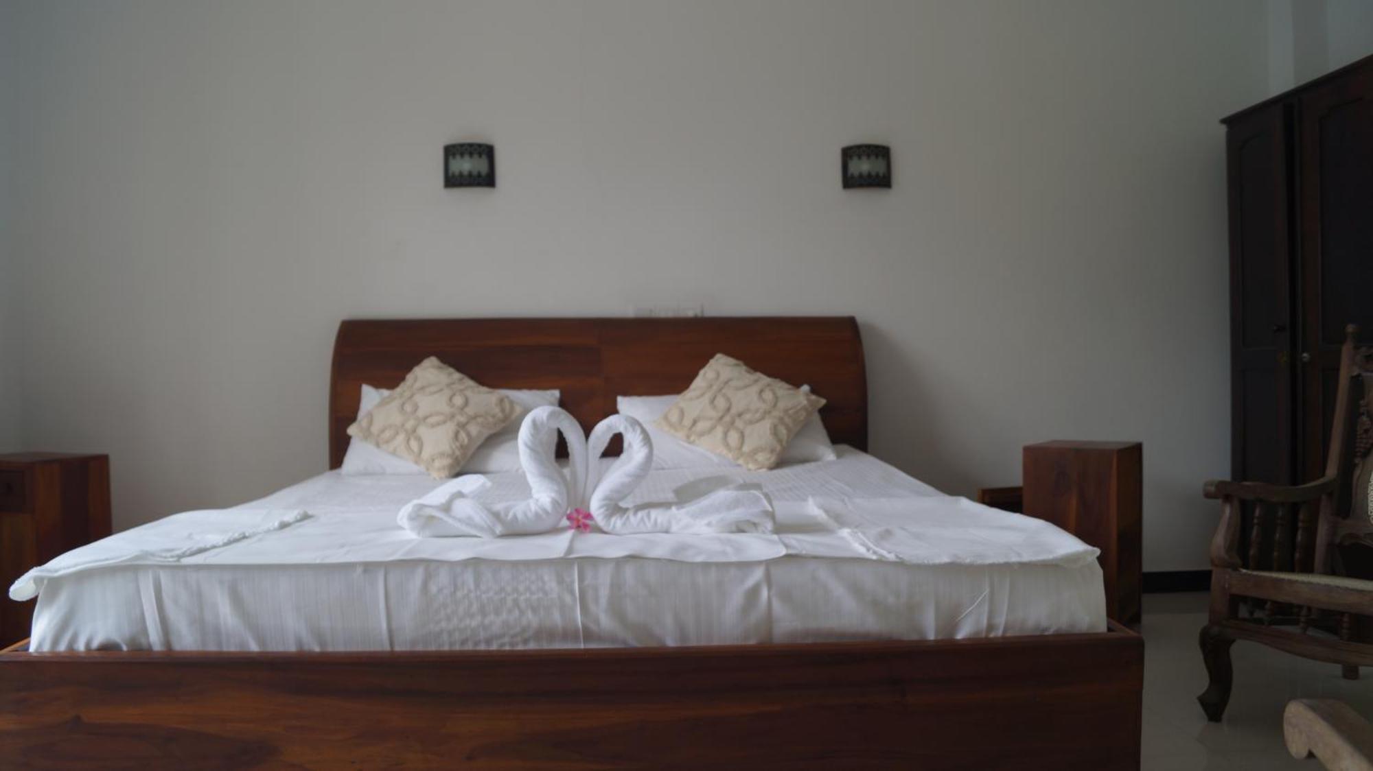 Aurora Hotel 히카두와 외부 사진