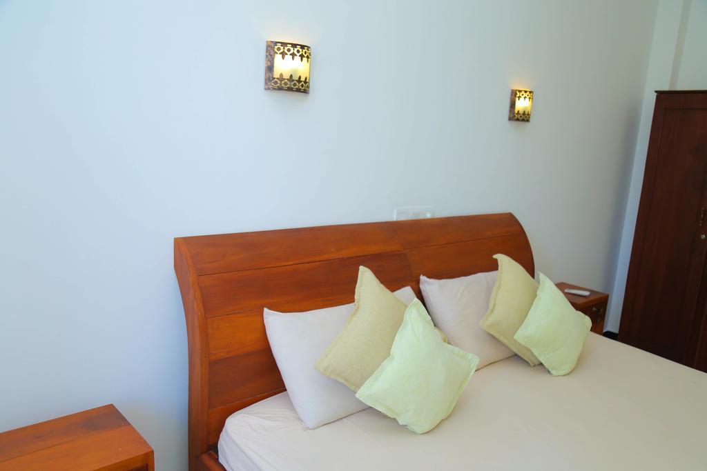 Aurora Hotel 히카두와 외부 사진